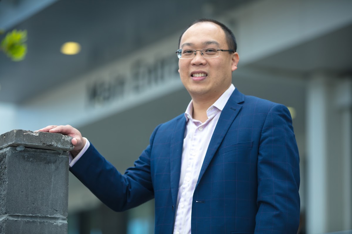 Dr Peter Chong